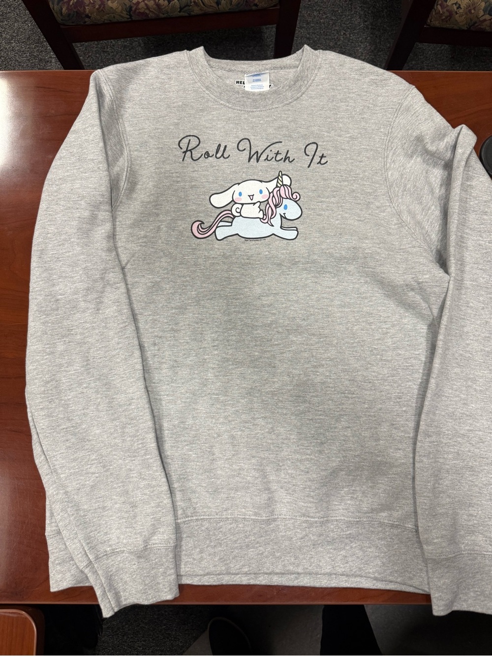 Gray 'Roll With It' Cinnamoroll Sweatshirt-NWOT - small
